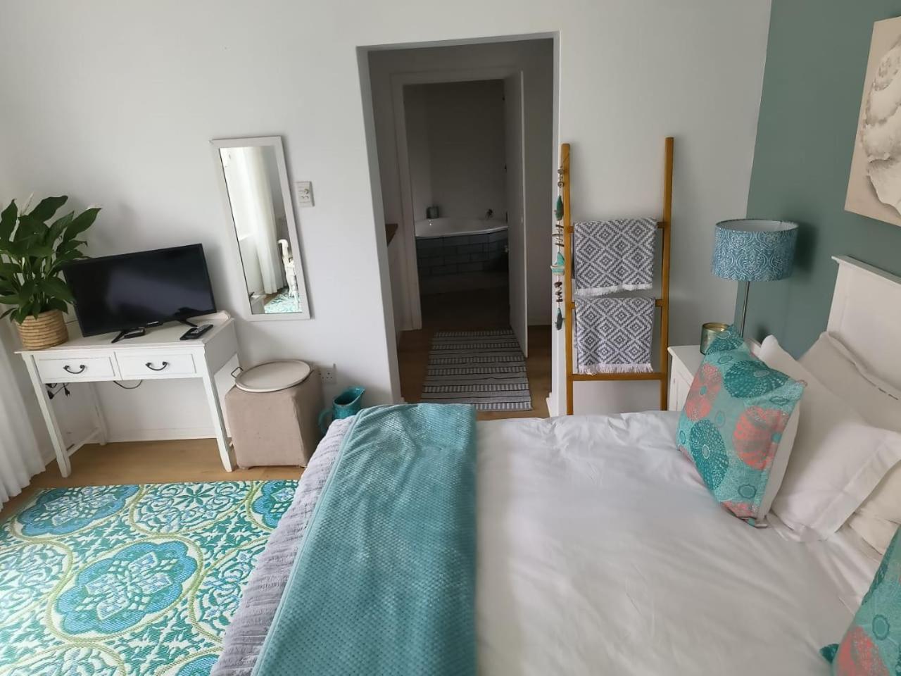 African Breeze Guesthouse Knysna Exteriör bild