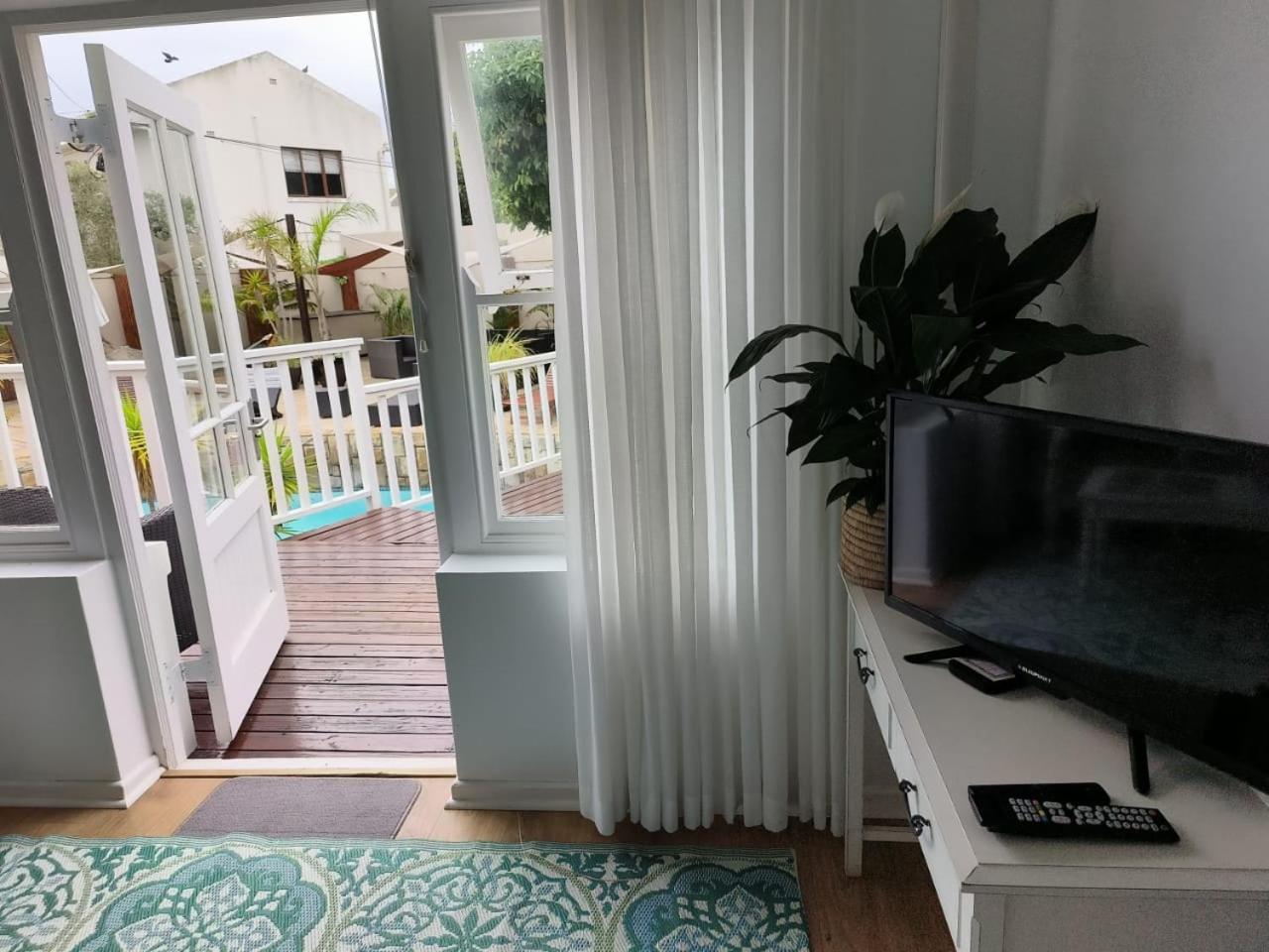 African Breeze Guesthouse Knysna Exteriör bild