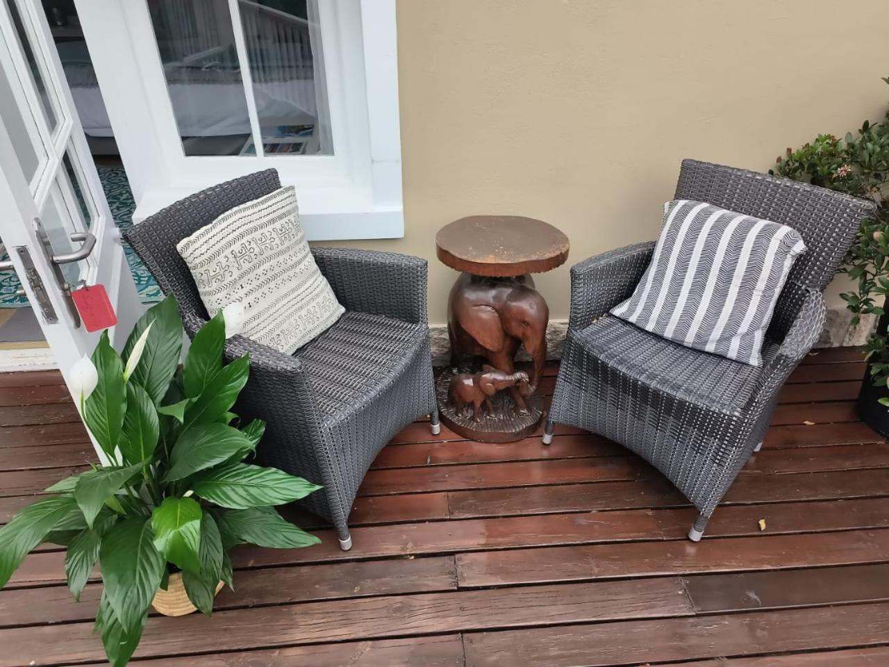 African Breeze Guesthouse Knysna Exteriör bild